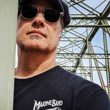 CharlieBarath_COL02_@RochesterBridge-800×1084