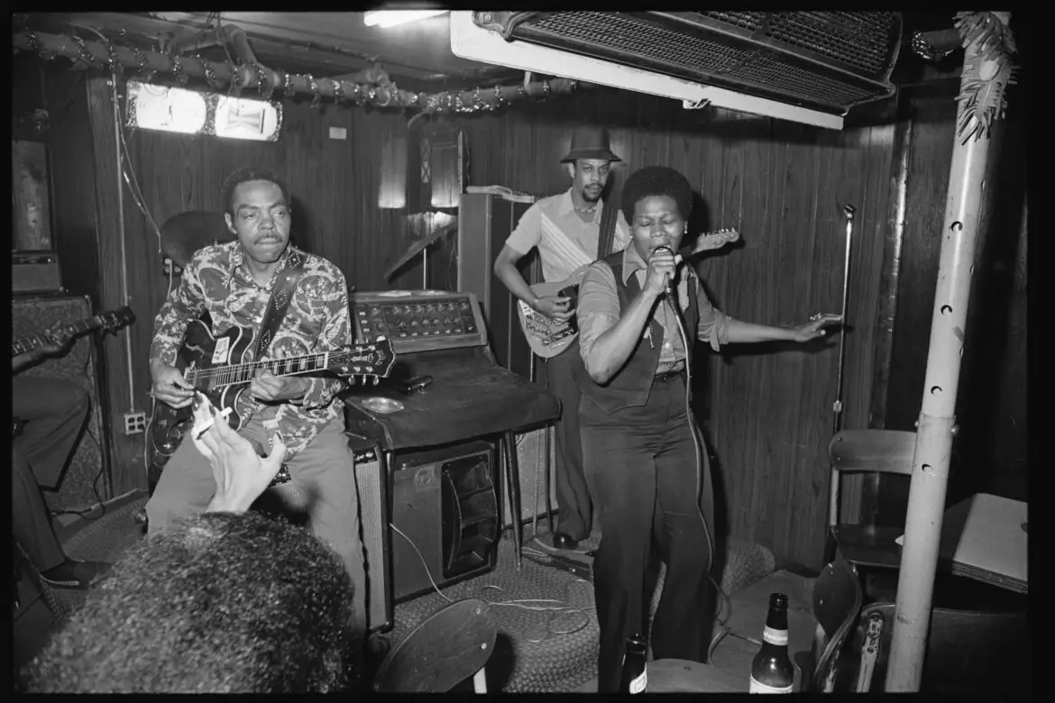Live music inside Theresa’s Lounge, where Chicago blues was played close to the people.
