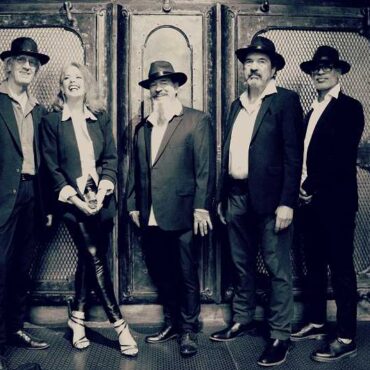 RecklessAndBlue_BW01-800×533